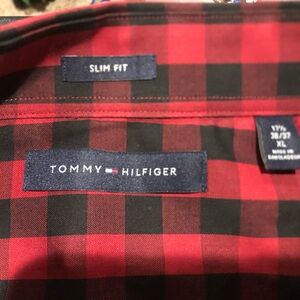 Tommy Hilfiger XL Slim Fit Button Up Long Sleeve Dress Shirt Black Red 17.5”